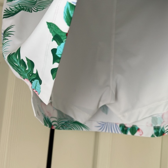 Tommy Bahama Island Zone Skort - Picture 4 of 6